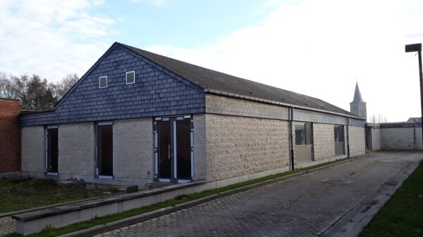 Rénovation d’un bureau de poste en cuisine collective